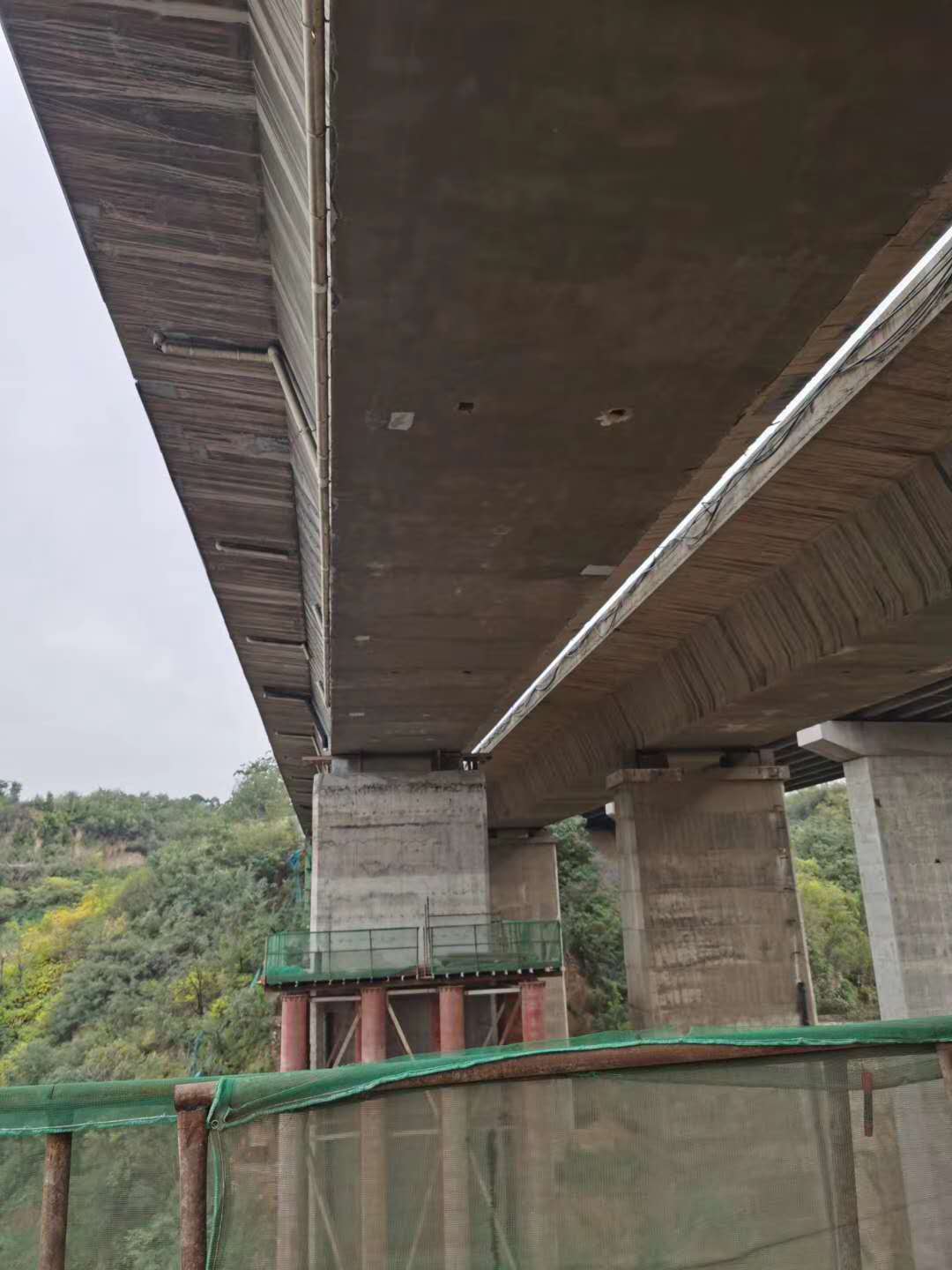 甘井子桥梁加固前制定可行设计方案图并用对施工方法